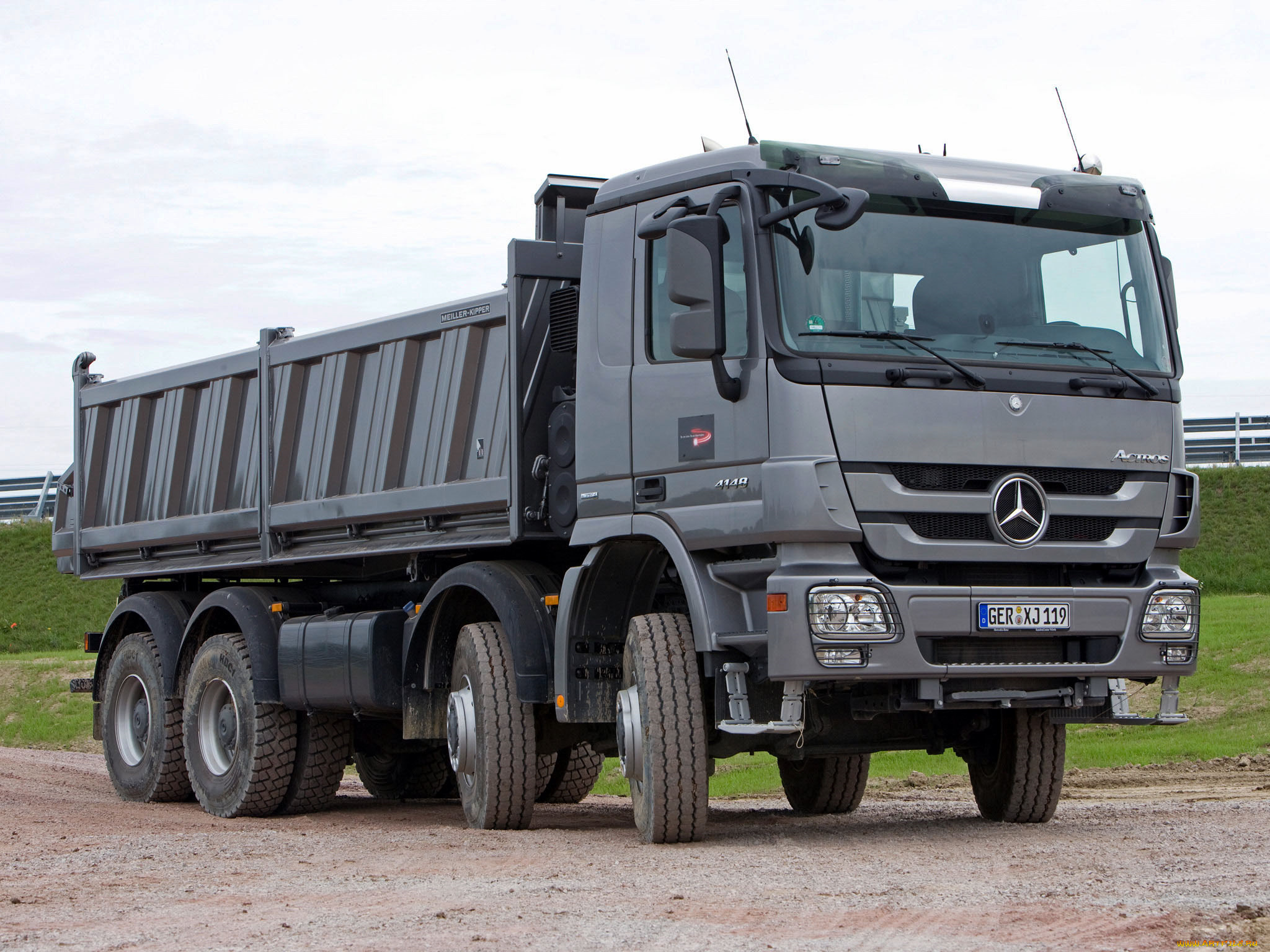 , mercedes, trucks